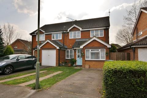 42 Bloomfield Close, Knaphill, Woking, GU21 2BL