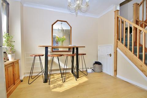 42 Bloomfield Close, Knaphill, Woking, GU21 2BL