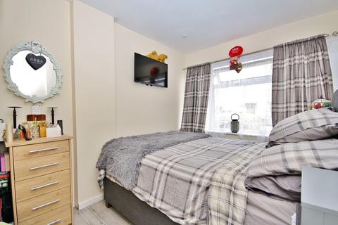 42 Bloomfield Close, Knaphill, Woking, GU21 2BL