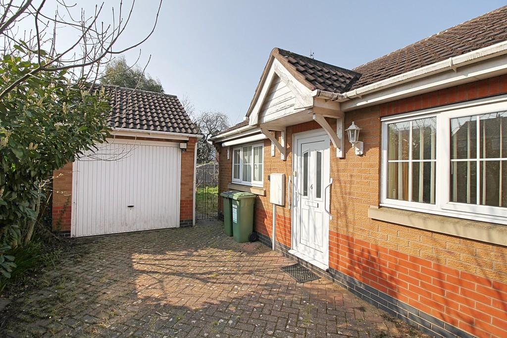 Bramble Close, Glenfield 3 bed detached bungalow £300,000