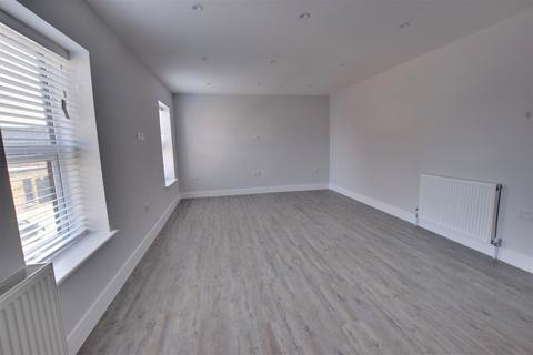 2 bedroom apartment to rent - Merton Road, Watford