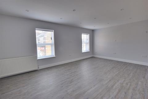 2 bedroom apartment to rent - Merton Road, Watford