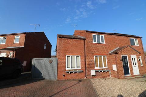 4 bedroom semi-detached house to rent, Bramble Hill, Beverley