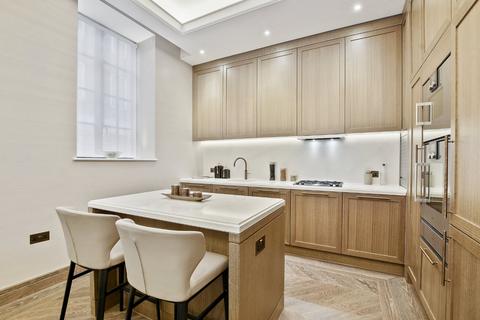 2 bedroom flat to rent, Chesterfield Hill, Mayfair, London