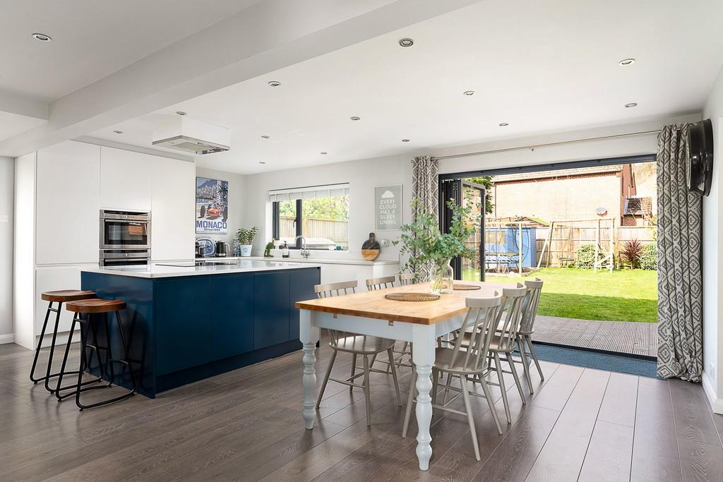 Deanfield Road, HenleyonThames 4 bed detached house £1,000,000