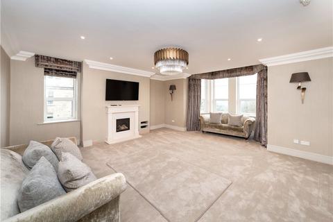 3 bedroom apartment for sale, Lady Park Avenue, Bingley, West Yorkshire, BD16