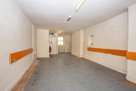 Shop to rent, Pool Street, Caernarfon, Gwynedd, LL55