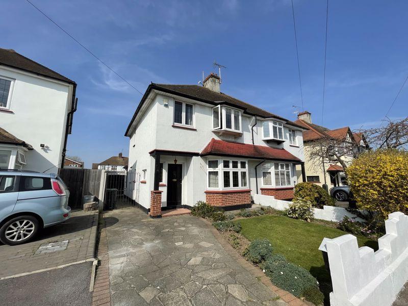 Midhurst Avenue, WestcliffOnSea 3 bed semidetached house for sale