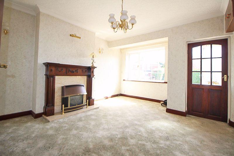 Vale Street, UPPER GORNAL, DY3 3XD 3 bed detached house £249,950