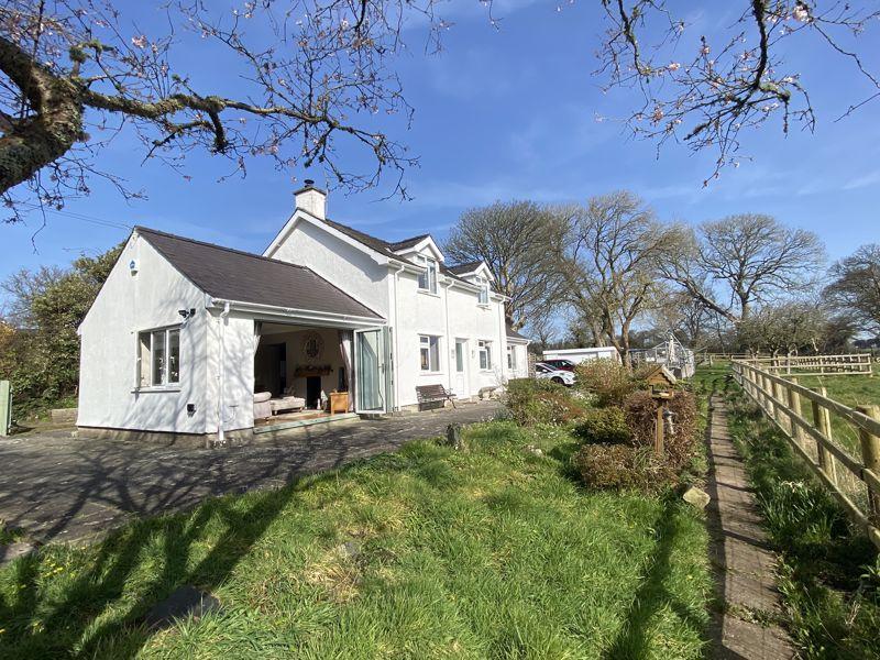 Dwyran, Isle of Anglesey 3 bed detached house £550,000