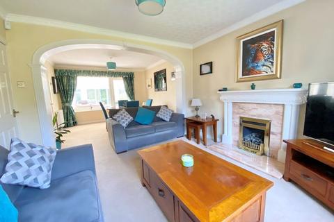 25 Gresley Close, Sutton Coldfield, B75 5HT