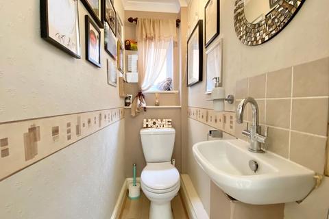 25 Gresley Close, Sutton Coldfield, B75 5HT