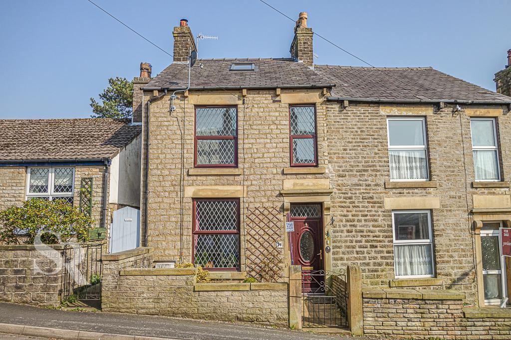 Eaves Knoll Road, New Mills, High Peak, Derbyshire, SK22 3DN 2 bed semi