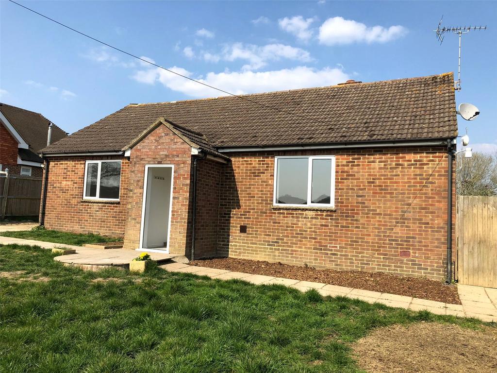 Woodchurch, Ashford, Kent, TN26 3 bed bungalow £1,200 pcm (£277 pw)