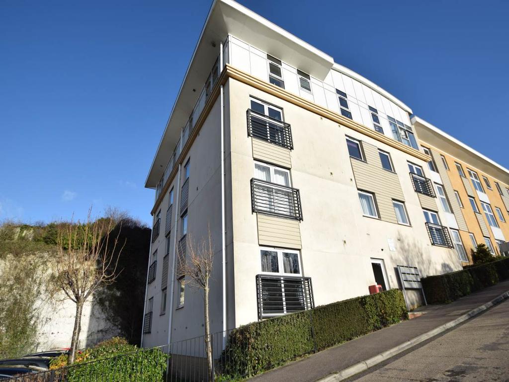 Ward View, Chatham, Kent 1 bed flat £850 pcm (£196 pw)