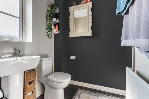 24 Cricketers Close, Royal Wootton Bassett, Swindon, SN4 8JD