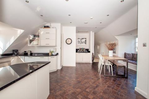 3 Bonchester Close, Chislehurst, BR7 5HS