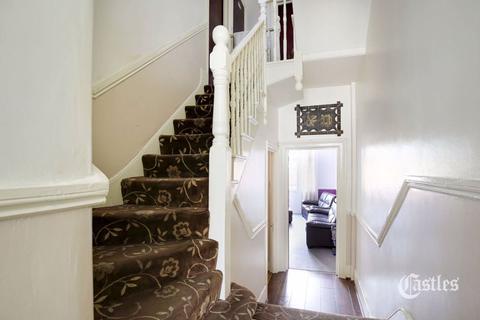 40 Gunton Road, London, E5 9JS