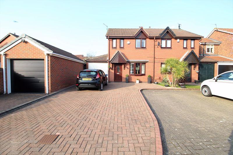 Woodvale Drive, Hebburn 3 bed semidetached house £230,000