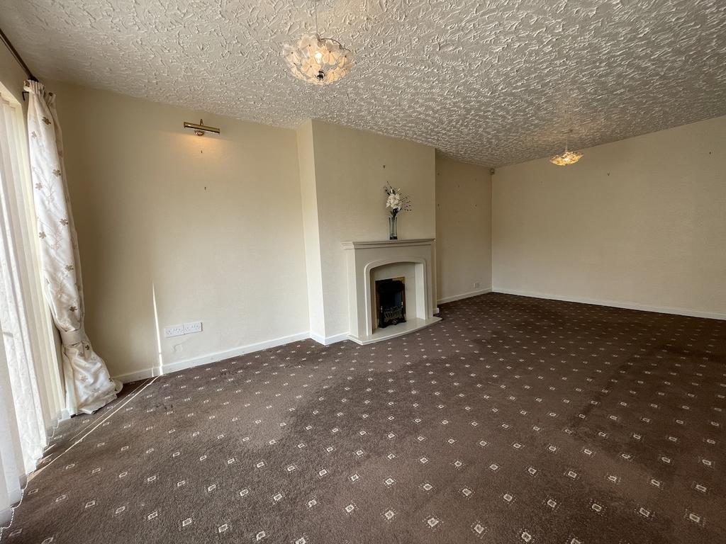 QUARRY BANK Wychbury Road 3 bed bungalow £950 pcm (£219 pw)