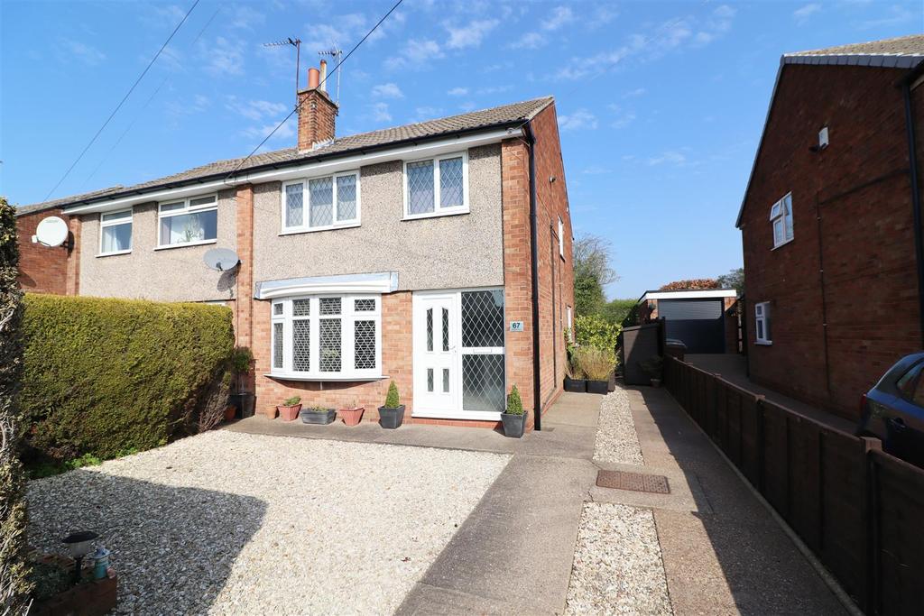 Springfield Avenue, Brough 3 bed semidetached house £225,000