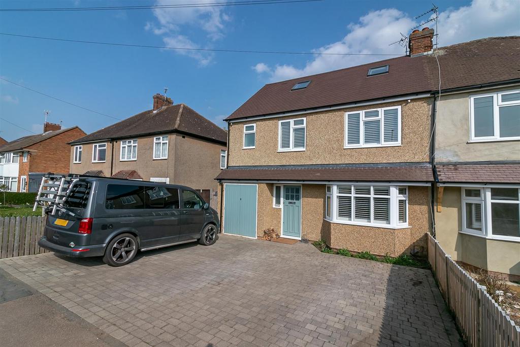 Old Hale Way, Hitchin 4 bed semidetached house £795,000