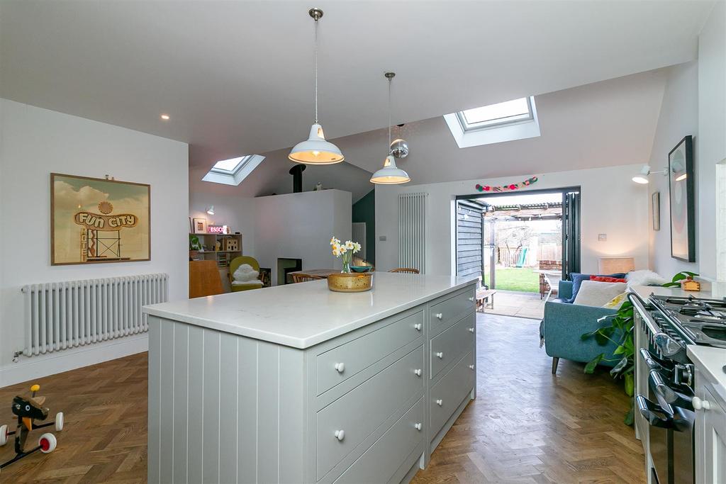 Old Hale Way, Hitchin 4 bed semidetached house £795,000