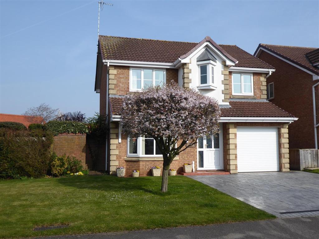 Bradley Avenue, Northallerton 4 bed detached house £1,000 pcm (£231 pw)