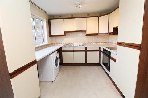 7 Challacombe, Furzton, Milton Keynes, MK4 1DP