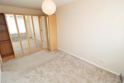 7 Challacombe, Furzton, Milton Keynes, MK4 1DP