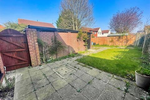 7 Challacombe, Furzton, Milton Keynes, MK4 1DP