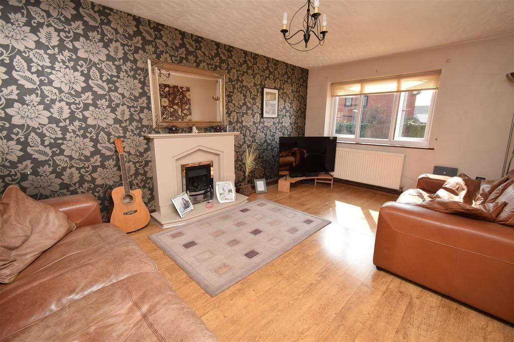 Higher Drake Meadow, Westhoughton, Bolton 4 bed detached house £339,950