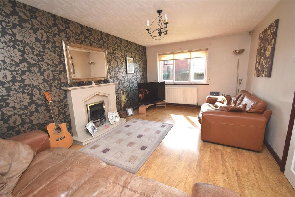 Higher Drake Meadow, Westhoughton, Bolton 4 bed detached house £339,950