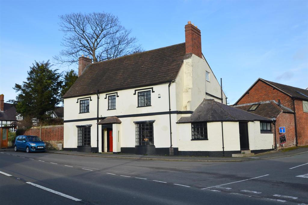 C7019 The Black Lion.JPG