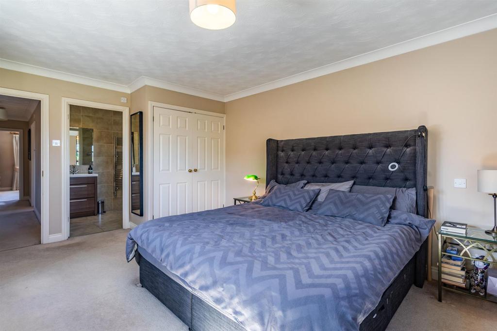 8490071-interior29.jpg