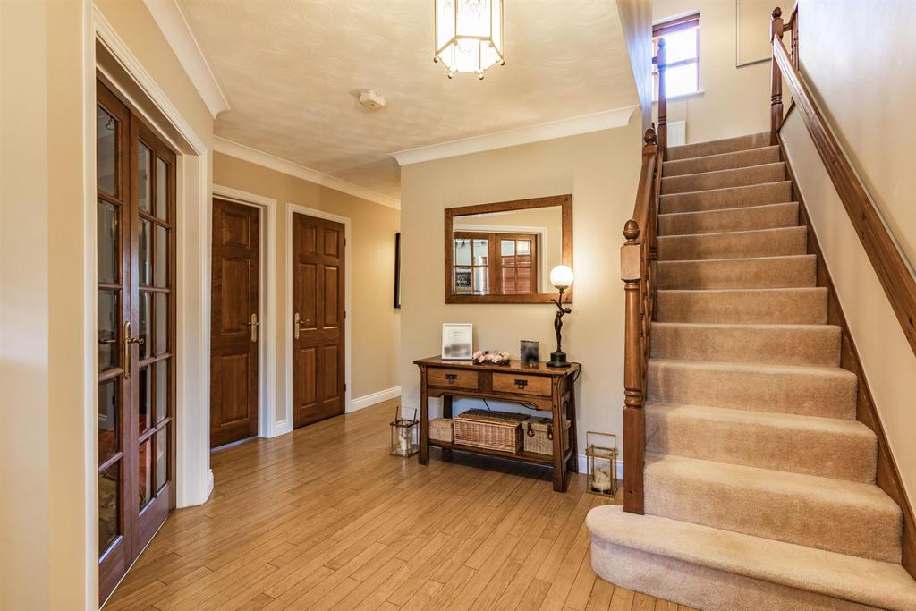 8490071-interior20.jpg