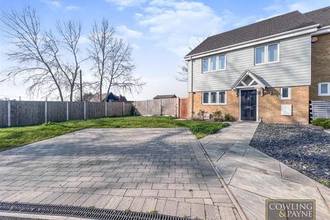 1 Elliots Close, West Horndon, Brentwood, CM13 3FU