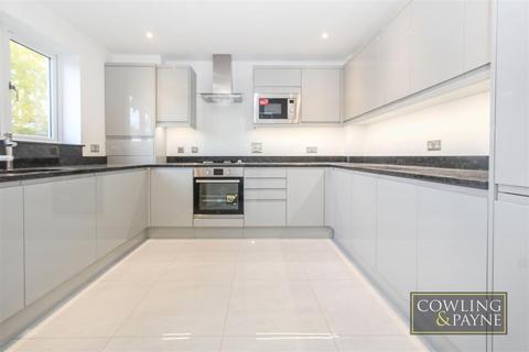 1 Elliots Close, West Horndon, Brentwood, CM13 3FU