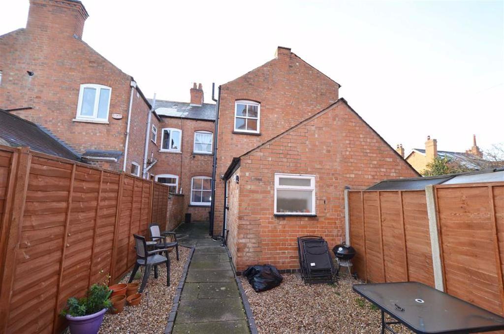 Stoughton Road, Oadby, Leicester 3 bed townhouse £235,000