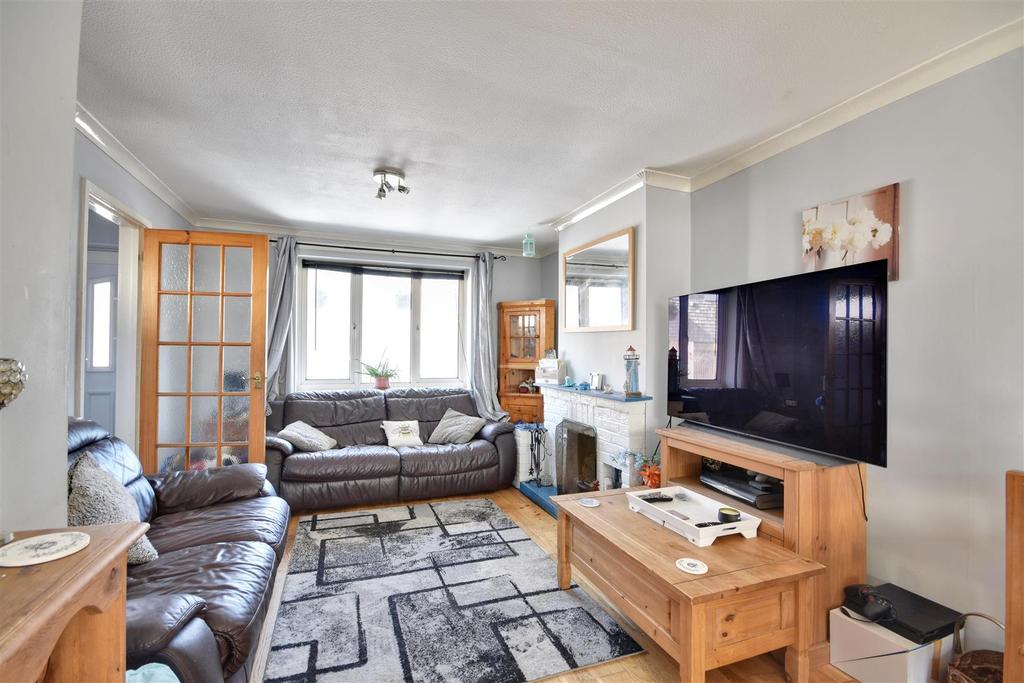 Denham Way, Camber, Rye 3 bed end of terrace house £295,000