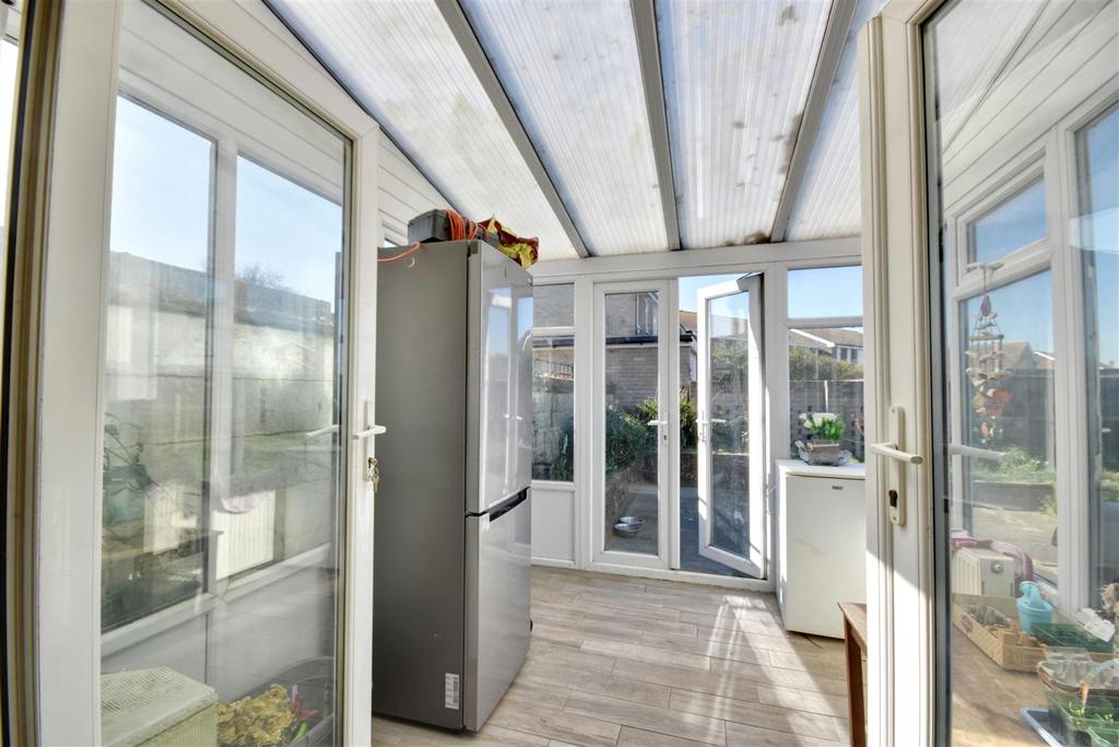 Denham Way, Camber, Rye 3 bed end of terrace house £295,000