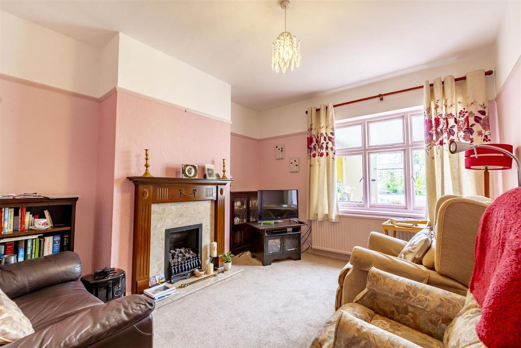 Hassock Lane North, Shipley 4 bed semidetached house £275,000