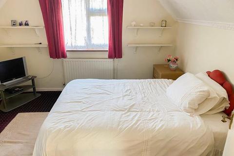 24 Laurel Avenue, Gravesend, DA12 5QP
