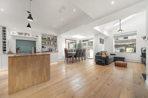 9 Beverstone Road, London, SW2 5AL
