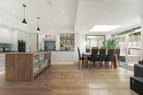 9 Beverstone Road, London, SW2 5AL
