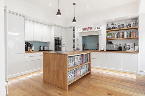 9 Beverstone Road, London, SW2 5AL