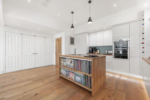 9 Beverstone Road, London, SW2 5AL