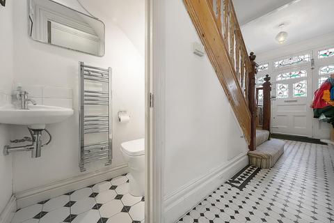 9 Beverstone Road, London, SW2 5AL
