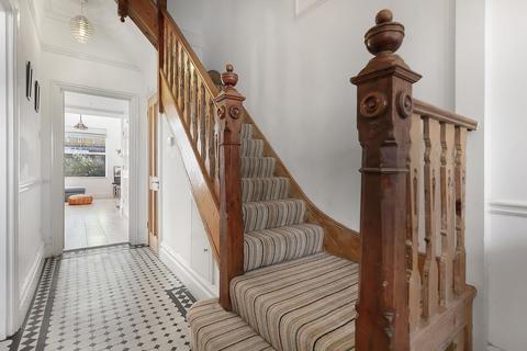 9 Beverstone Road, London, SW2 5AL