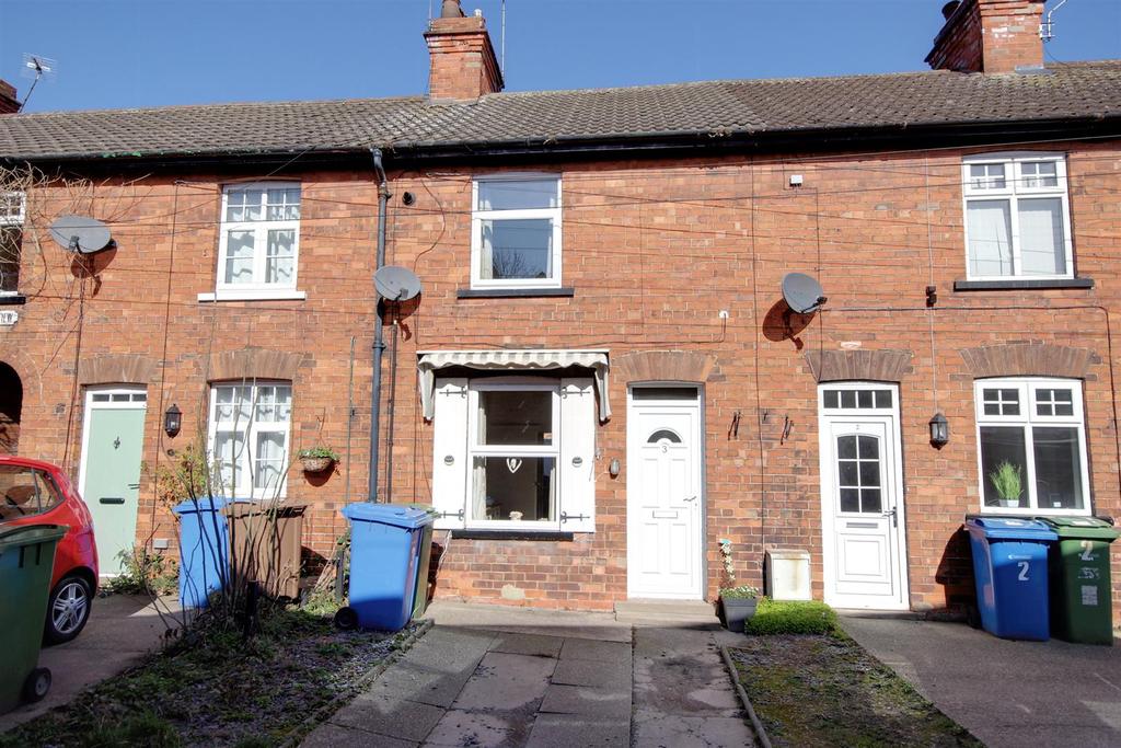 South View Main Street, Willerby, Hull 2 bed terraced house £125,000